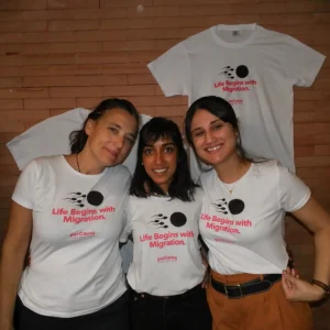 Camiseta Life Begins (logo grande)